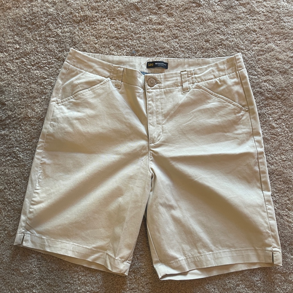 Lee womens New  Tan Flat Front Shorts size 14